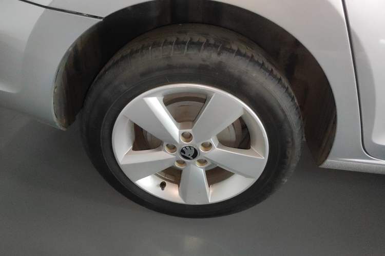 Used Skoda Rapid 2013 1.6L Manual Smart Selection Model
