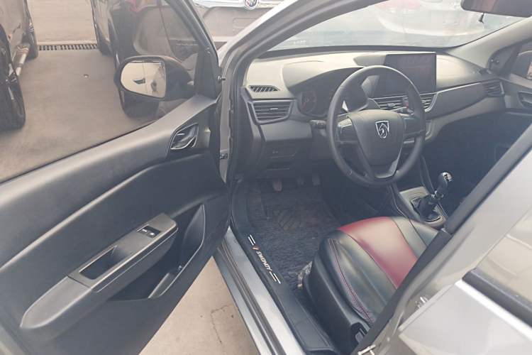 Used Baojun 310W 2017 1.2L Manual Value Edition China V