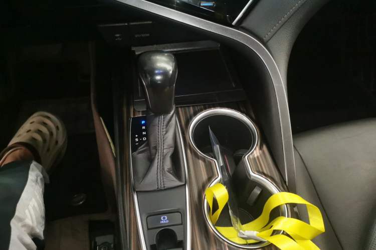 Used Toyota Camry 2018 2.0G Luxury Edition
