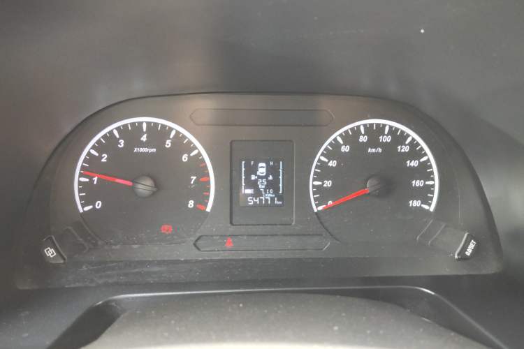 Used FORTHING Lingzhi 2022 M5 1.6L Practical Model 5 Seats