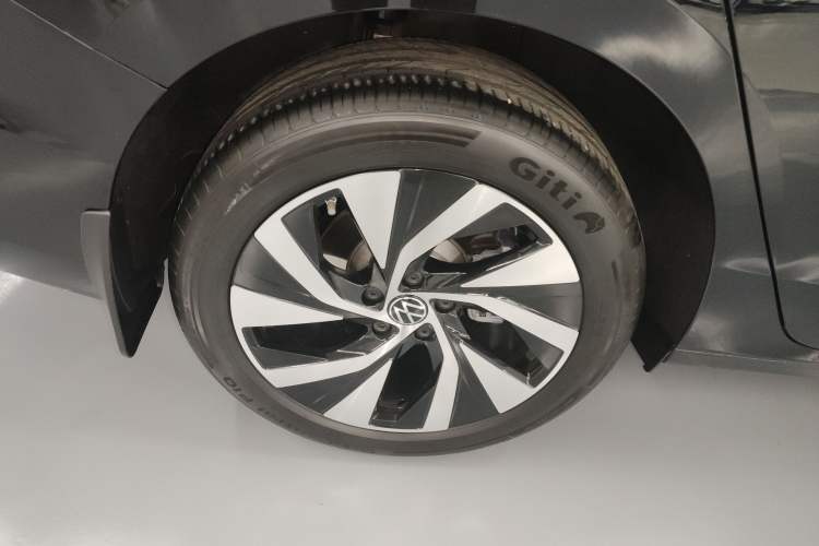 Used Volkswagen Passat 2025 Pro 380TSI Dragon Edition
