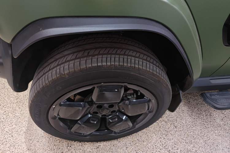 Used iCAR V23 2025 501 Four-Wheel Drive Intelligent Driving Version
