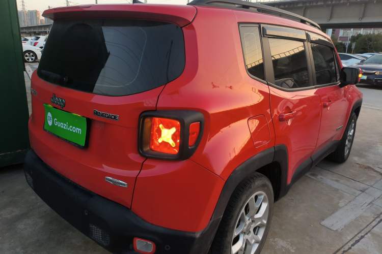 Used  Renegade 2018 Connected Large Screen Version 180T Automatic High-Energy Edition