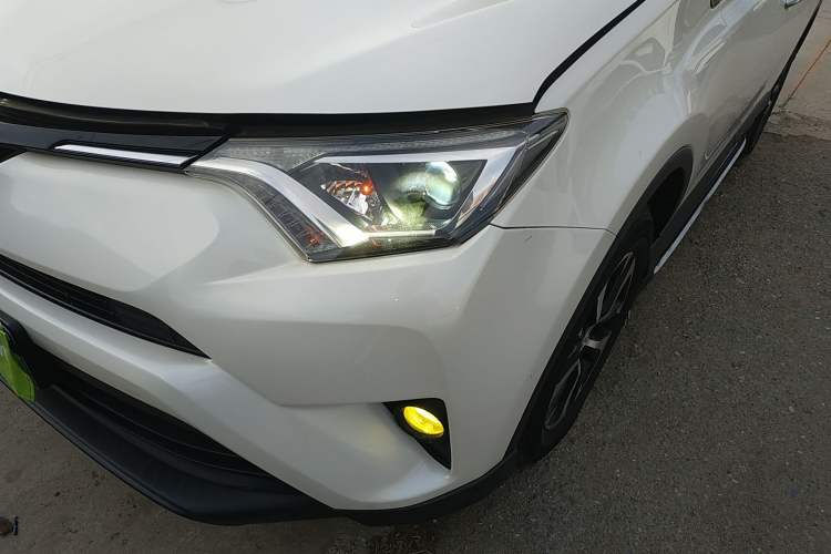 Used Toyota RAV4 2018 2.0L CVT Two-Wheel Drive Fashion X Edition
