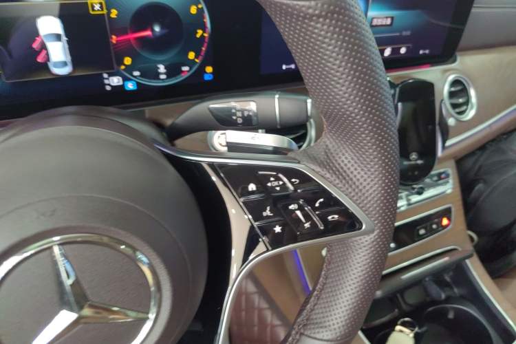 Used Mercedes-Benz E-Class 2021 Facelift E 260 L
