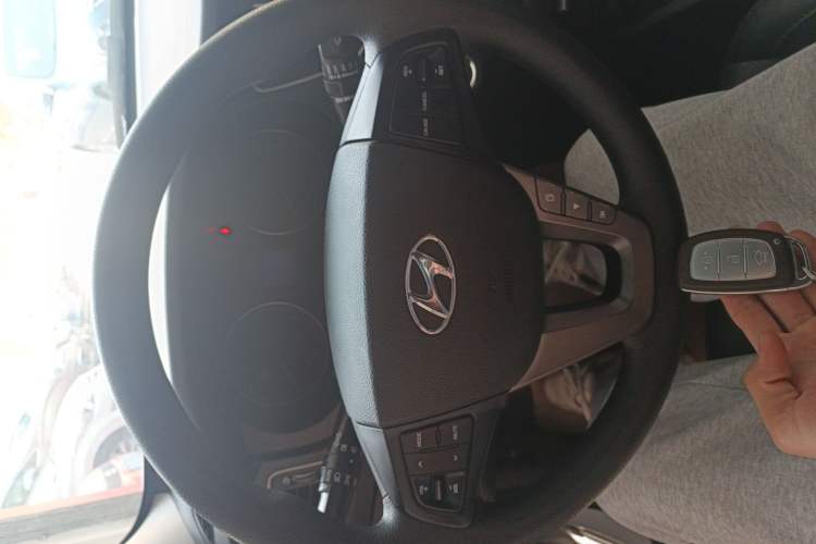 Used Hyundai Mistra 2014 1.8L Automatic Smart GLS
