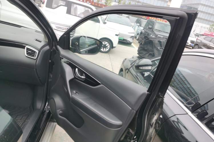 Used Nissan Qashqai 2016 2.0L CVT Luxury Edition
