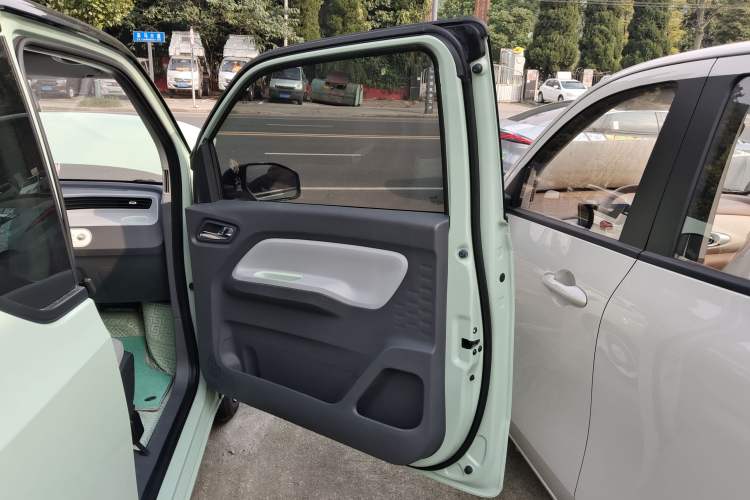 Used Wuling Hongguang MINIEV 2022 Macaron Premium Model – Lithium Iron Phosphate
