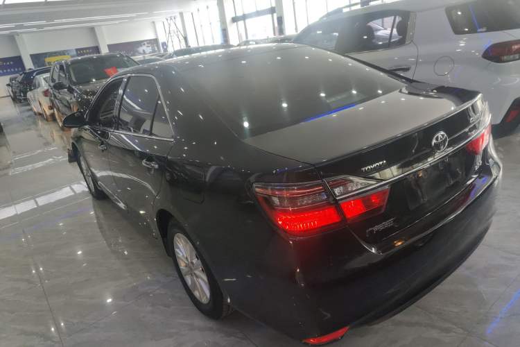 Used Toyota Camry 2016 2.0G 10th Anniversary Leading Edition
