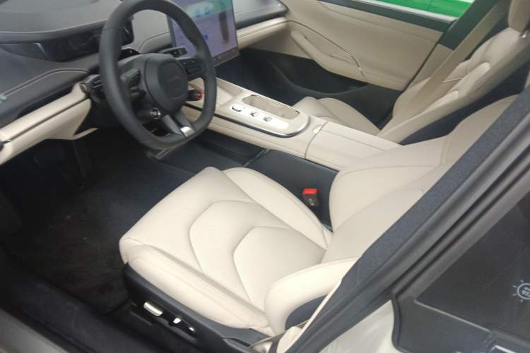 Used  SU7 2024 Rear-Drive Long-Range Intelligent Driving Version
