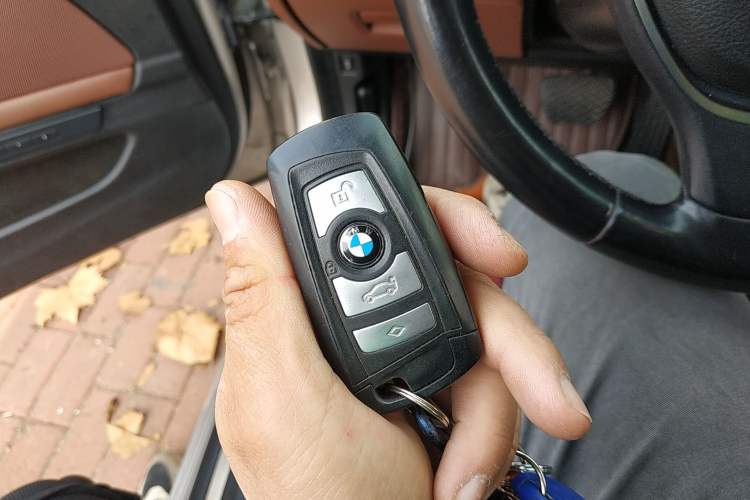 Used BMW 5 Series 2017 528Li Leading Model
