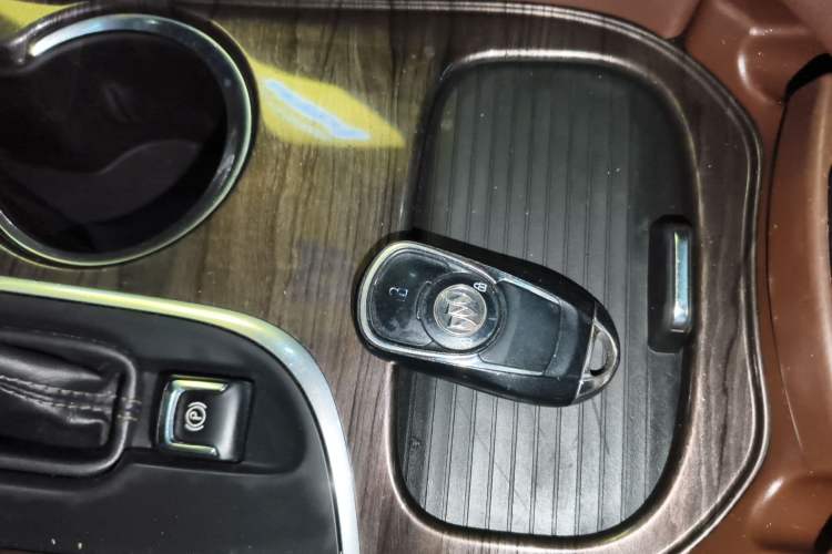 Used Buick Envision 2016 20T Two-Wheel-Drive Elite Model
