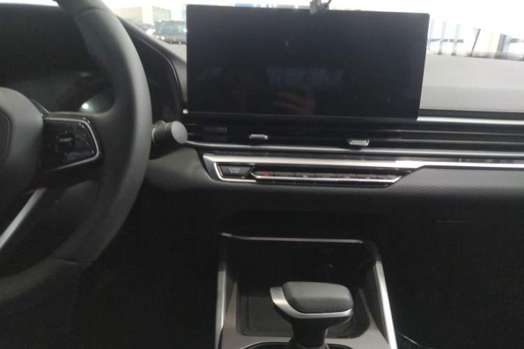 Used Geely Auto Emgrand 2023 4th Generation Champion Edition 1.5L CVT Prestige Model
