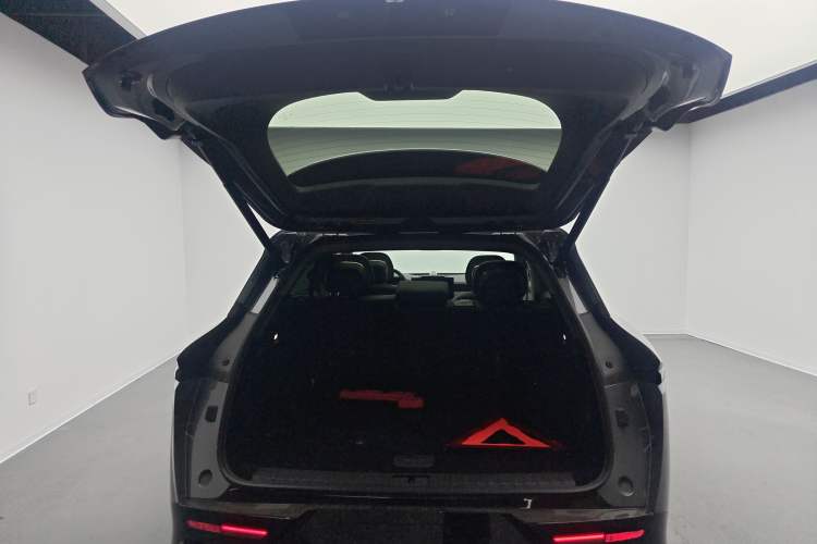 Used Zeekr 7X 2025 100 kWh Long-Range Rear-Wheel Drive with Intelligent Driving Features