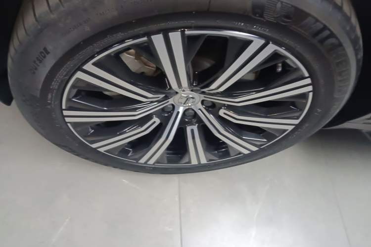 Used Volvo XC90 2023 B6 Zhiya Luxury 7-Seater
