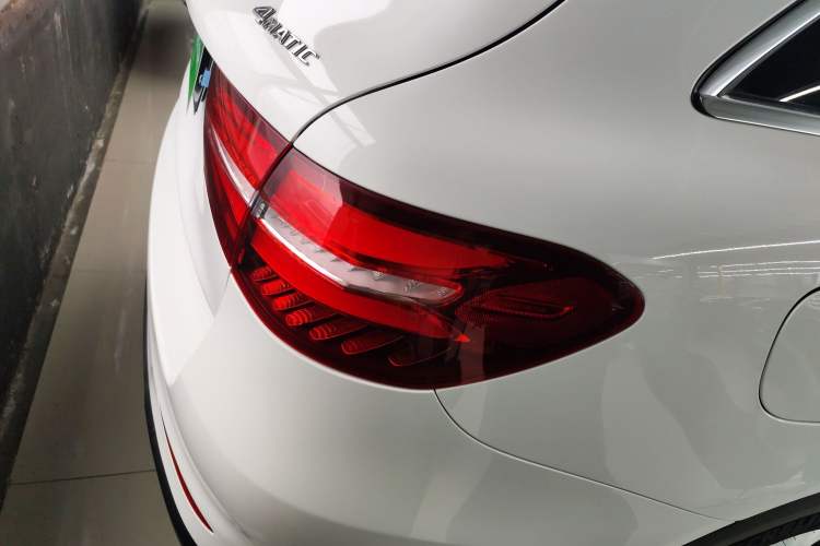 Used Mercedes-Benz GLC 2018 GLC 260 4MATIC Luxury Model
