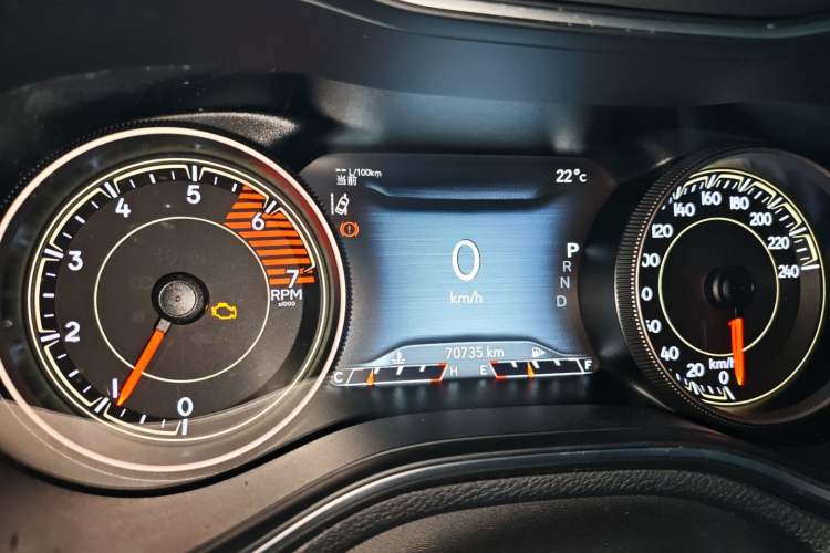 Used Jeep Cherokee 2019 2.0T Four-Wheel Drive Explorer Edition China VI Emission Standard
