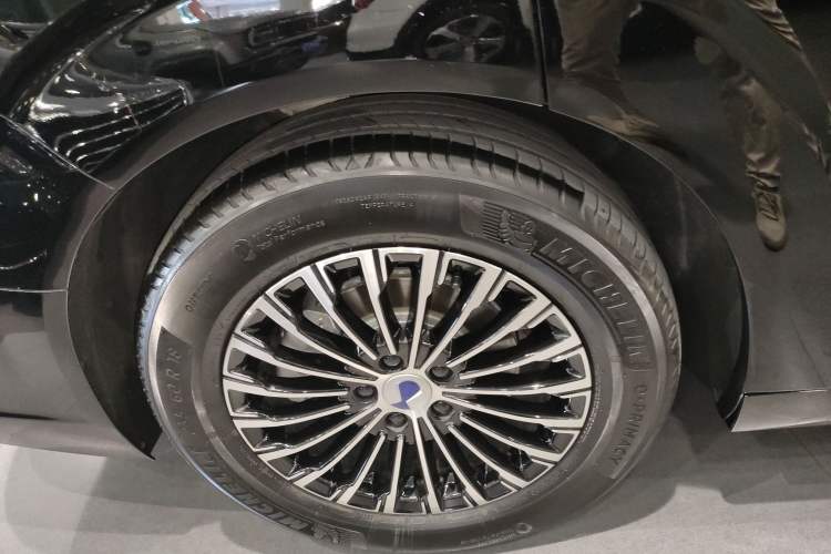 Used Denza D9 2024 EV 620 Premium Model