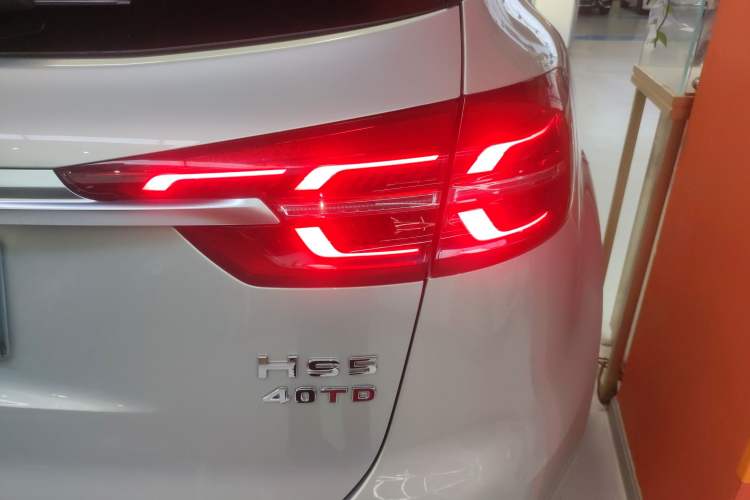 Used Hongqi HS5 2022 Facelifted Version 2.0T Smart Connect Flagship All-Wheel-Drive Edition
