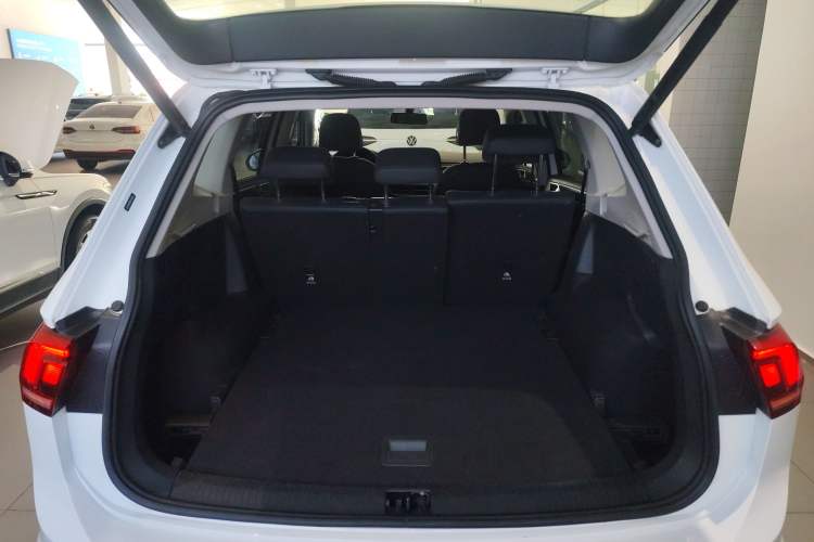 Used Volkswagen Tiguan L 2024 300TSI Automatic Two-Wheel Drive Smart Edition
