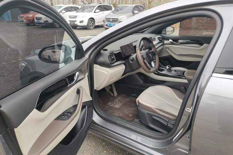 Used BYD Qin PLUS 2023 Champion Edition DM-i 120KM Leading Model
