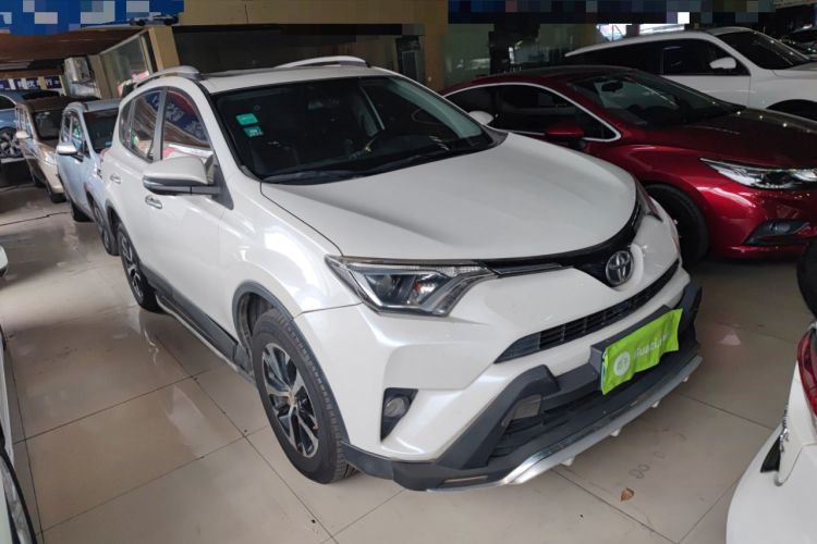 Used Toyota RAV4 2016 2.0L CVT Two-Wheel Drive Fashion Edition China V Standard
