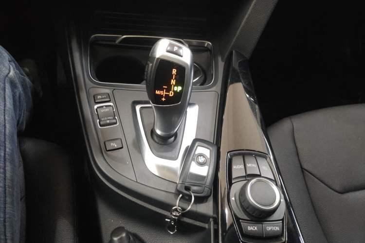 Used BMW 3 Series 2016 320Li Ambition Model
