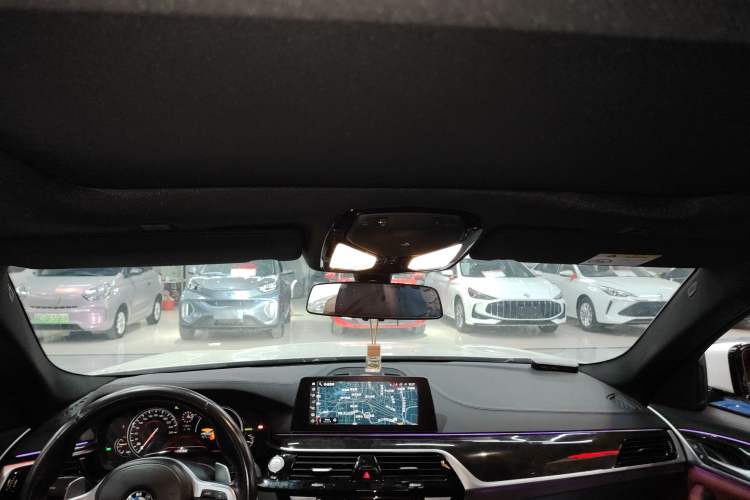 Used BMW 5 Series 2018 Restyled 530Li Leading Edition M Sport Package
