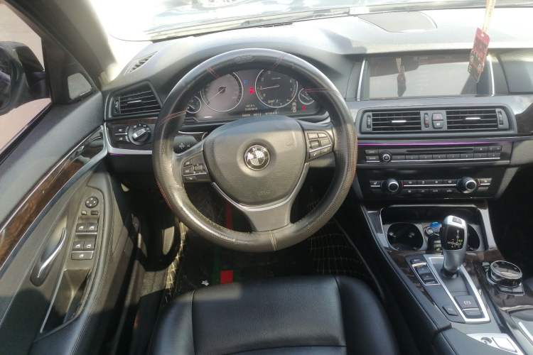 Used BMW 5 Series 2017 525Li Leading Model
