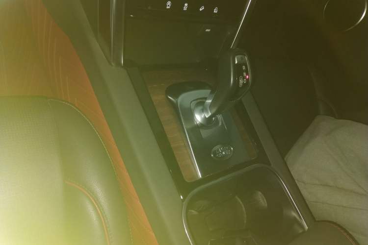 Used Land Rover Discovery Sport 2020 249 PS R-Dynamic Performance Edition
