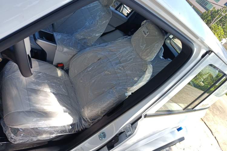 Used  V23 2025 401 Two-Wheel Drive Advanced Edition
