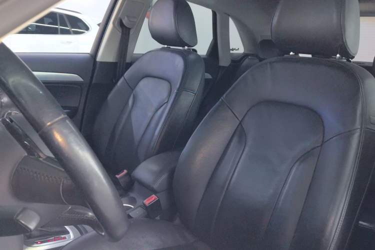 Used Audi Q3 2015 35 TFSI Comfort Model
