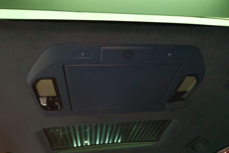 Used Zeekr 009 2024 Six-Seat Executive Version 4WD 108 kWh
