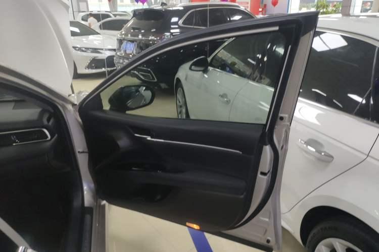 Used Toyota Camry 2021 2.5G Luxury Edition
