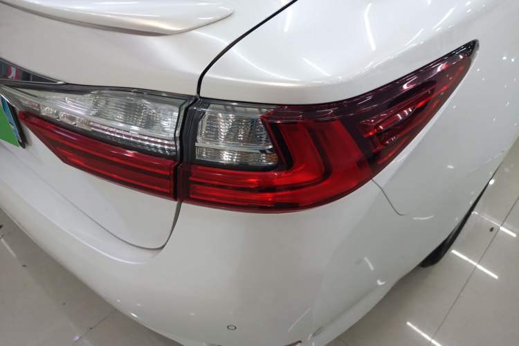 Used Lexus ES 2016 200 Midnight Special Limited Edition
