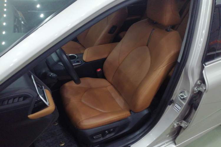 Used Toyota Camry 2019 Revised Version 2.0G Luxury Edition