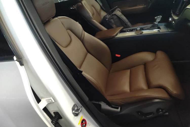 Used Volvo XC60 2021 T5 4x4 Smart Luxury Edition
