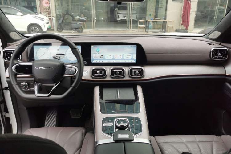 Used Chery Tiggo 9 2025 2.0T Automatic Two-Wheel Drive Luxury Edition 5 Seats
