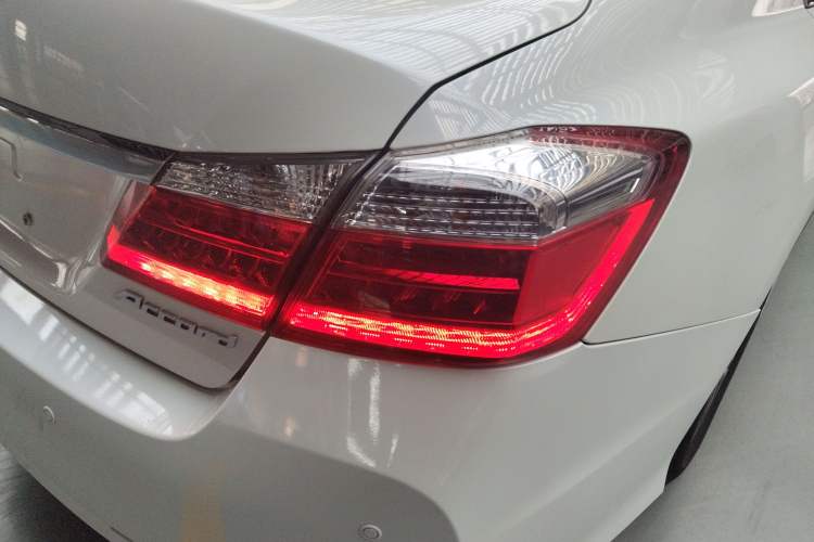 Used Honda Accord 2015 2.0L LX Comfort Edition
