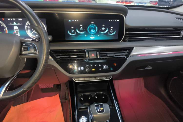 Used Hongqi HS5 2022 Revised Version 2.0T Smart Connect Flagship Edition
