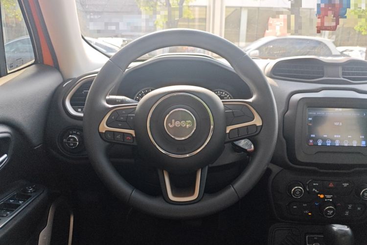 Used  Renegade 2018 Connected Large Screen Version 180T Automatic High-Energy Edition