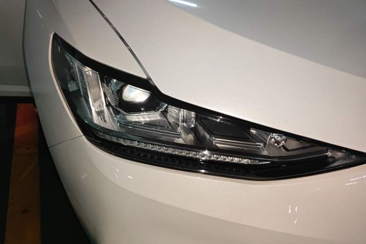 Used Wey VV6 2018 2.0T Two-Wheel-Drive Ultra-Luxury Version China V Standard