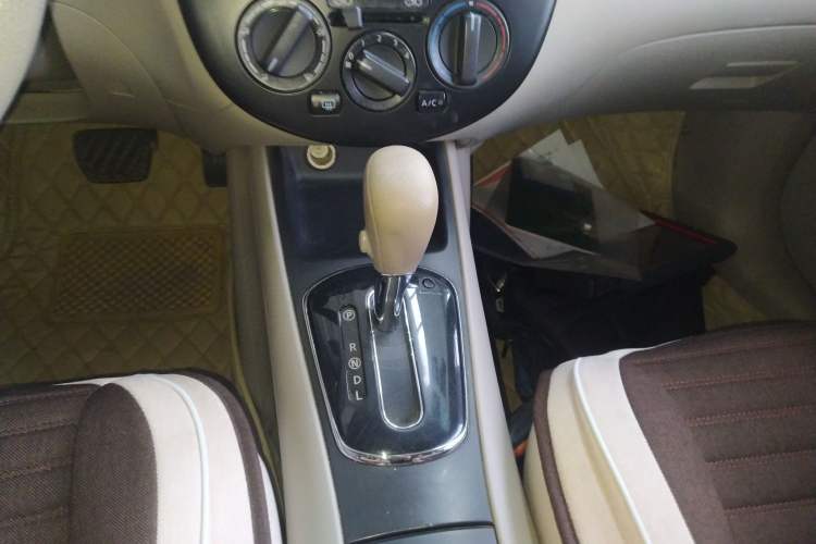 Used Nissan Tiida 2011 1.6L CVT Comfort Model
