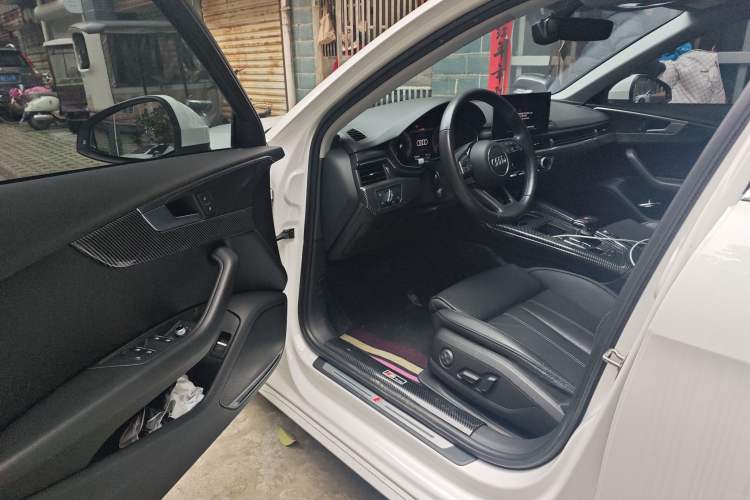 Used Audi A4L 2022 40 TFSI Luxury Dynamic Model
