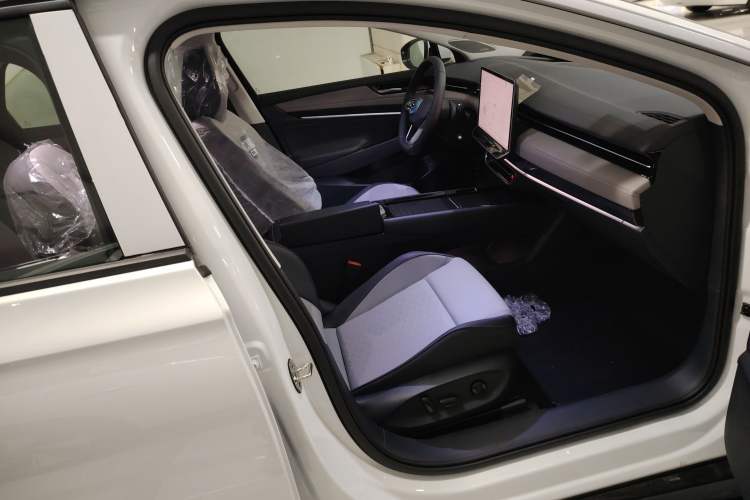 Used Volkswagen ID.7 VIZZION 2024 AIR model