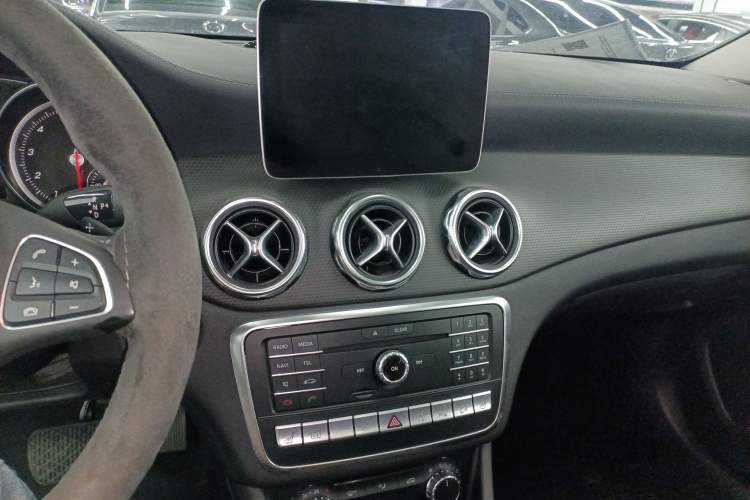 Used Mercedes-Benz GLA 2017 GLA 220 4MATIC Fashion Model
