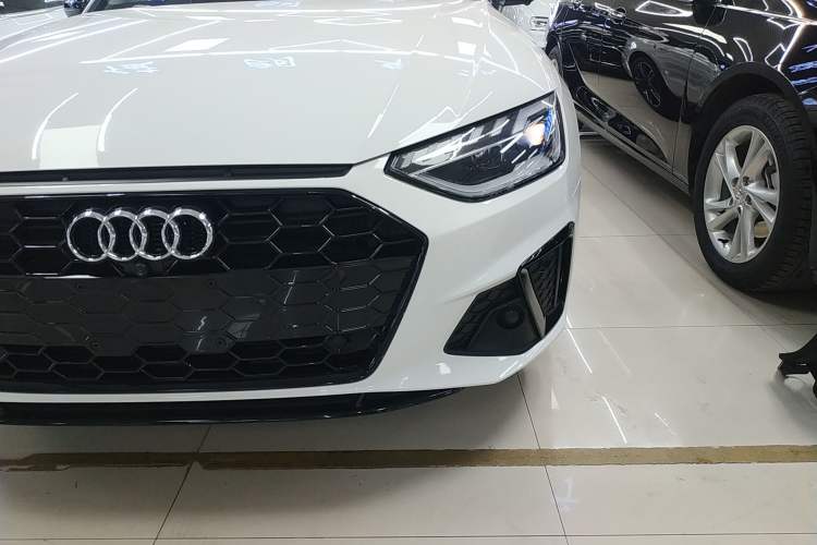 Used Audi A4L 2022 40 TFSI Luxury Dynamic Model