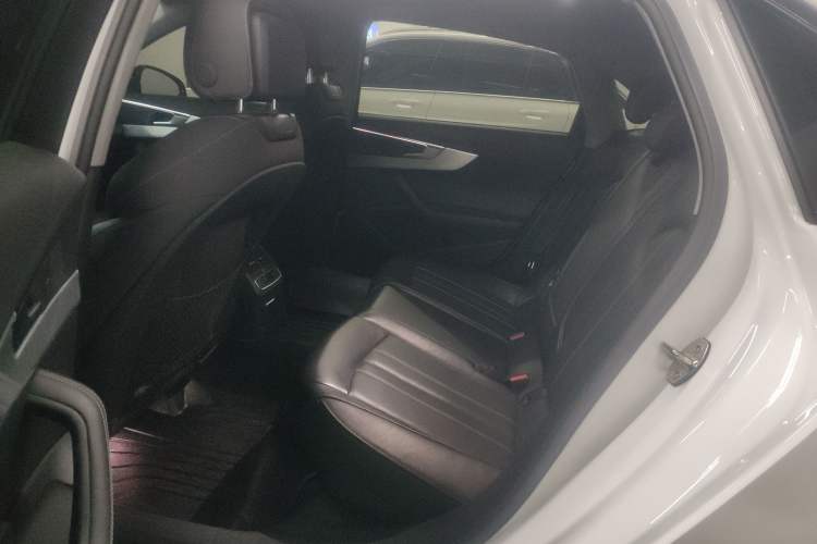 Used Audi A4L 2022 40 TFSI Luxury Dynamic Model
