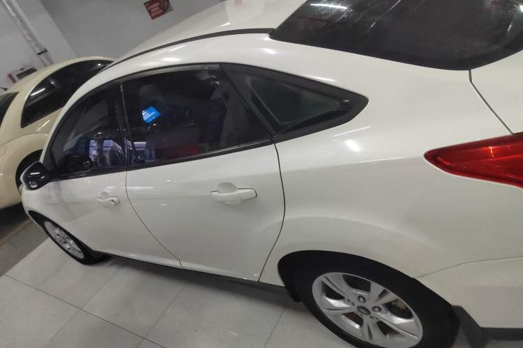 Used Ford Focus 2015 Sedan 1.6L Automatic Comfort Model
