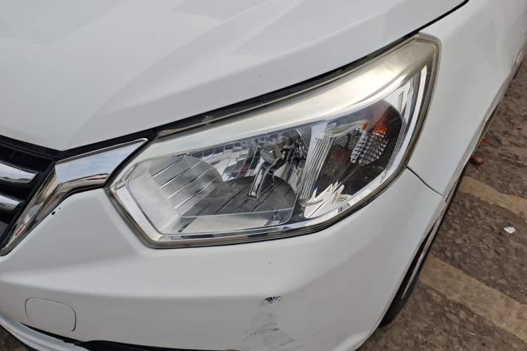 Used Venucia D50 2015 1.6L Manual Fashion Edition
